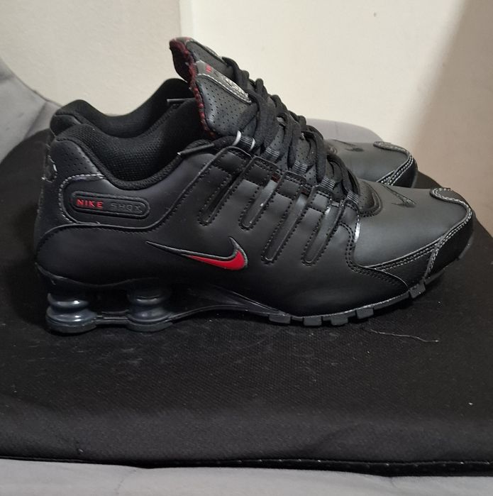 Vand adidași Nike shox