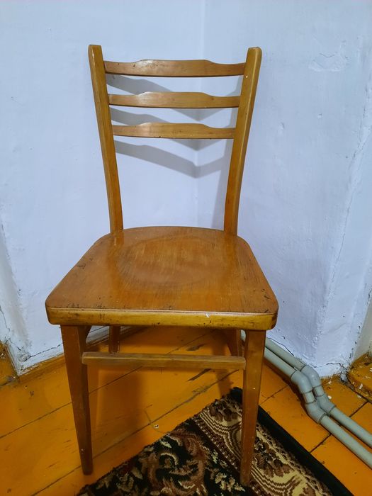 Стулья деревянные