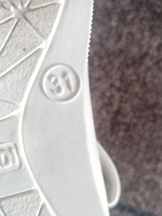 Туфли  белые размер 31