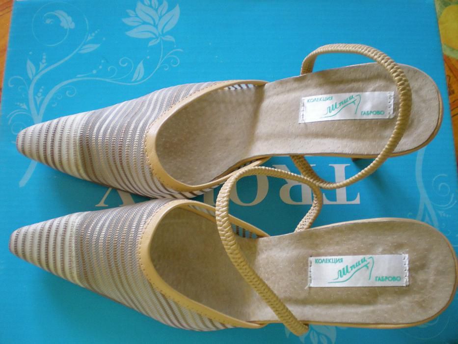 Продавам дамски сандали №35