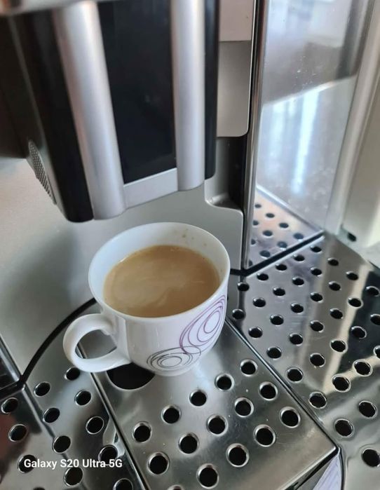 Кафемашина Delonghi PrimaDonna avant ESAM 6700