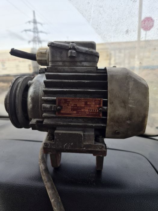 Продам электродвигатель