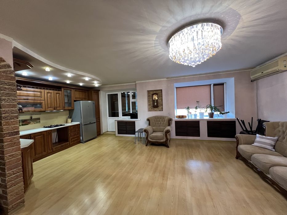 Жамбыла 200, 3-ком. Кв.