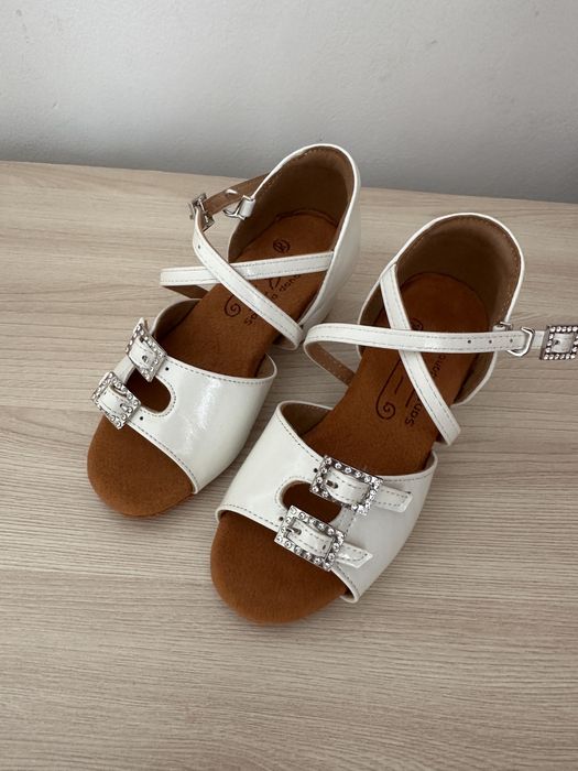 Туфли для бальных танцев.