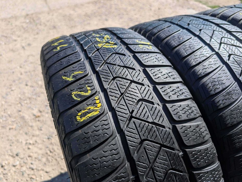 SET 4 Anvelope Iarna 225/45 R18 + 255/40 R18 Pirelli Sottozero 3 99V Runflat RSC (BMW, Mercedes) | Pret/buc