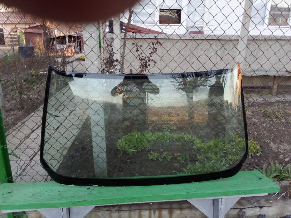 Стъкло задно за Мерцедес 124