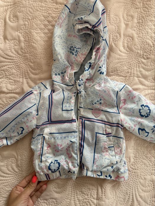 Преходно яке Guess 3-6 м