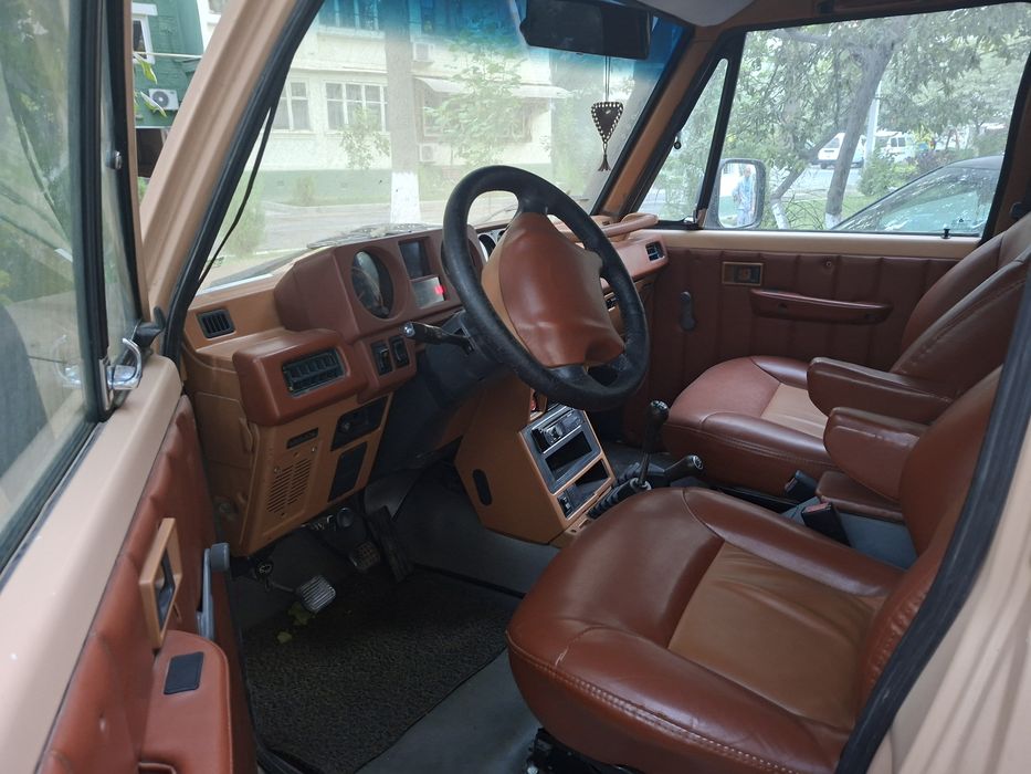 Продается MITSUBISHI MONTERO (PAJERO).
1988 год выпуска. 
234 000 проб