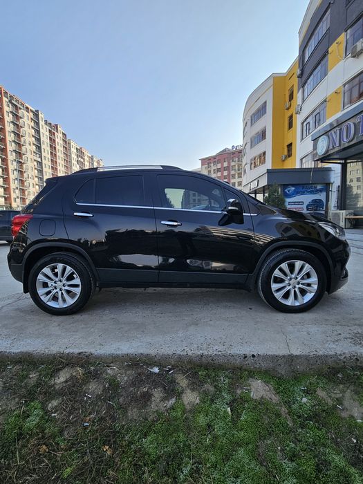 Tracker premier sotiladi