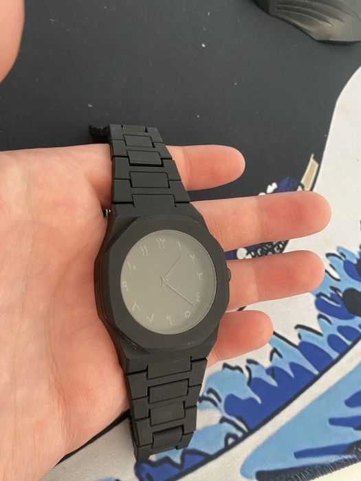 Продам стильные часы