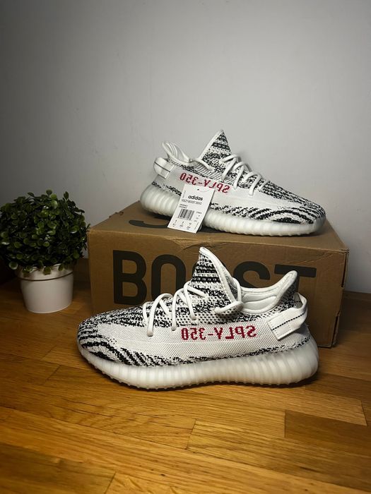 Yeezy 350 V2, dm poze extra