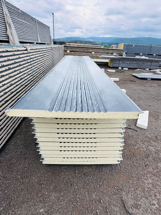 Panouri sandwich acoperiș și perete