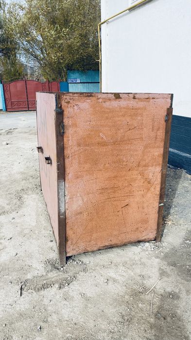 Железный контейнер