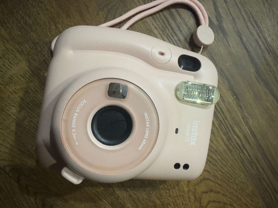 Фотоапарат за моментни снимки FUJIFILM INSTAX MINI 11 PINK
