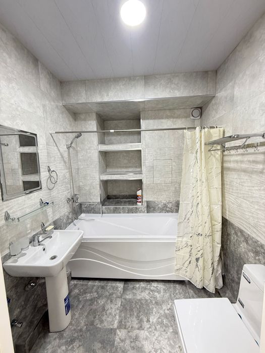 Яшнабад улица Иззат-58 Новостройке продаю квартиру  1/2/8  45м2