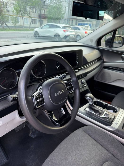 Sroʻchne sotladi kia karnval