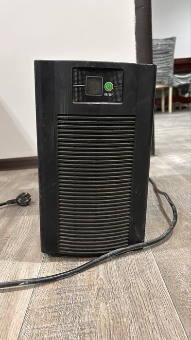 источник бесперебойного питания (UPS)
