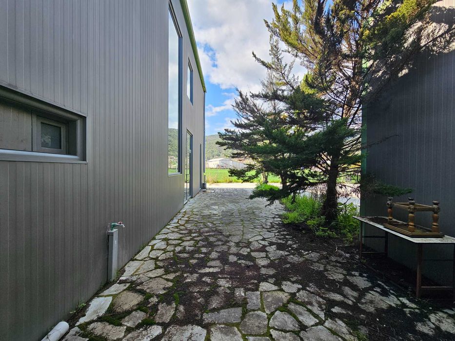 Продава се промишлена сграда от 1.100m2 Елефтеруполис КАВАЛА код 4699