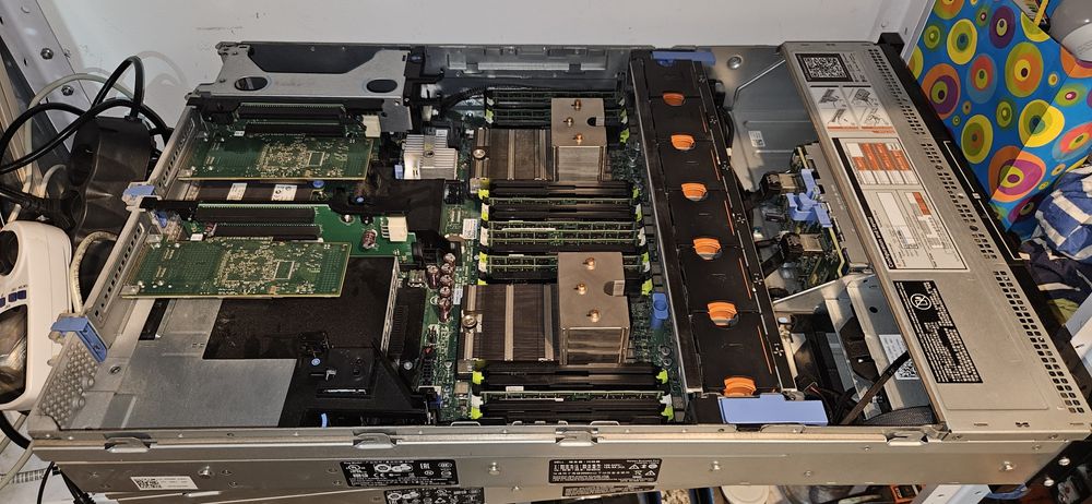 Dell R720, 2x E5-2630, 192gb RAM, 2х278gb + 4tb storage