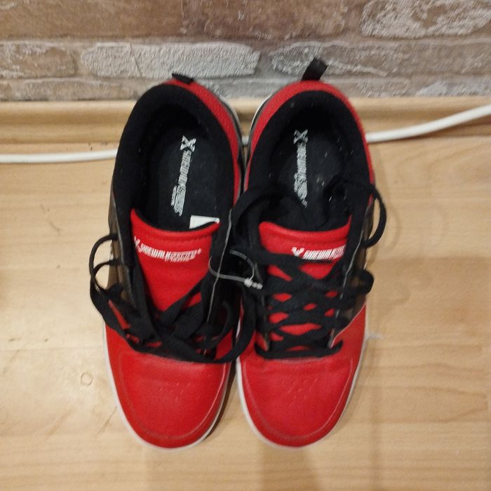 Pantofi / adidași HEELYS cu roți mărimea 39