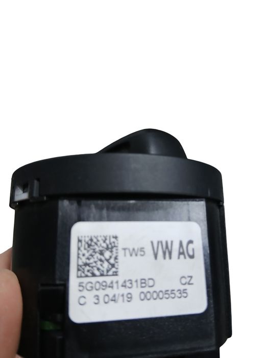 Comutator Lumina Volkswagen Golf Vii 5G1 2012 - > 5G0941431Bd