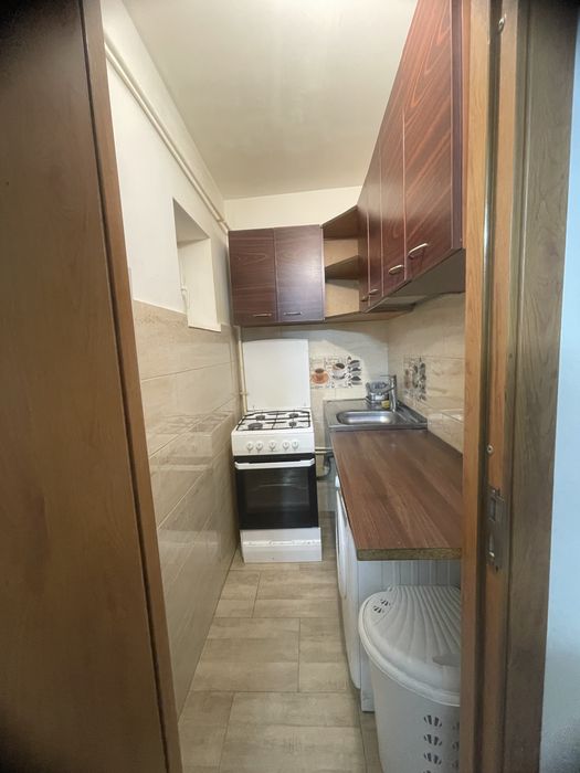 Inchiriez apartament 2 camere decomandat