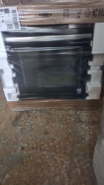 Cuptor incorporabil multifunctional BOSCH Seria 6 HBG578EB7, 60x60cm, Negru