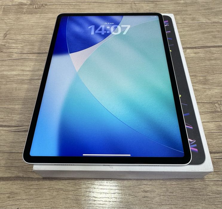 prodam  idyal Ipad Pro 12.9 M2 256GB wi-fi