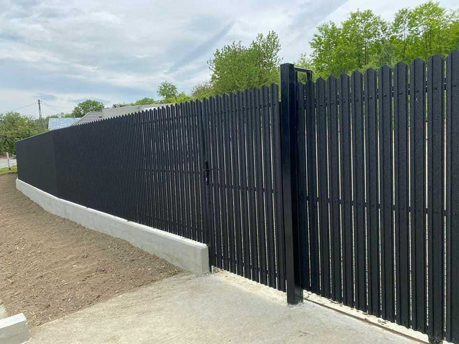 Garduri si porti din panou stil jaluzele, sipca metalica, plasa si BCA