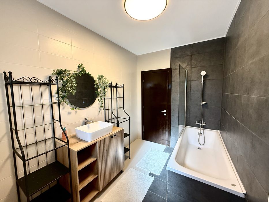 Inchiriez apartament 3 camere Pipera OMV