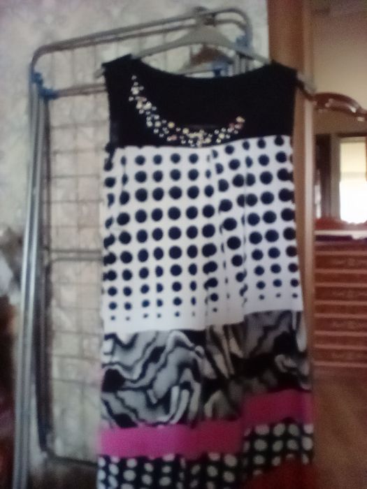 Платья,  44-46 размеры, очень нарядные,