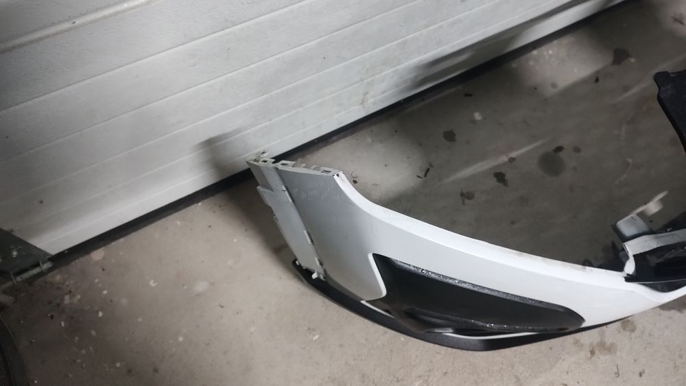 Bara fata , ochelari faruri, traversa , trager , volet Dacia jogger
