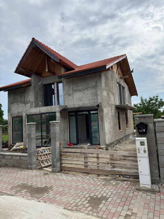 Propietar vand casa in Parța