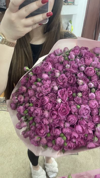 Большой букет из кустовых роз