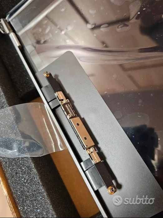 Carcasa aluminiu + Display MacBook Air pentru piese de schimb