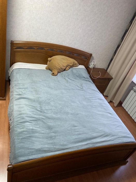 Продам спальный гарнитур