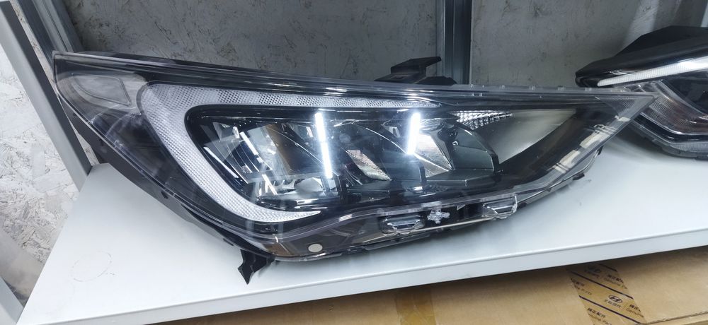 Фар лед Аксент 2021