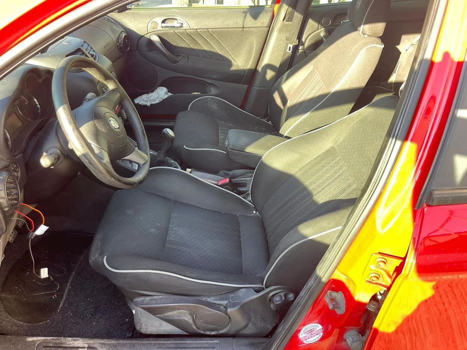 Dezmembrari Alfa Romeo 147 / 1.6 Benzina