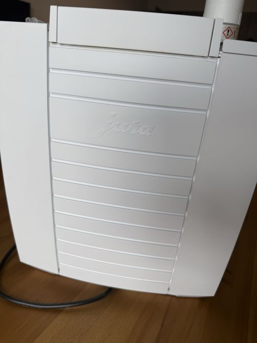 Кафеавтомат Jura E8 Pianno White