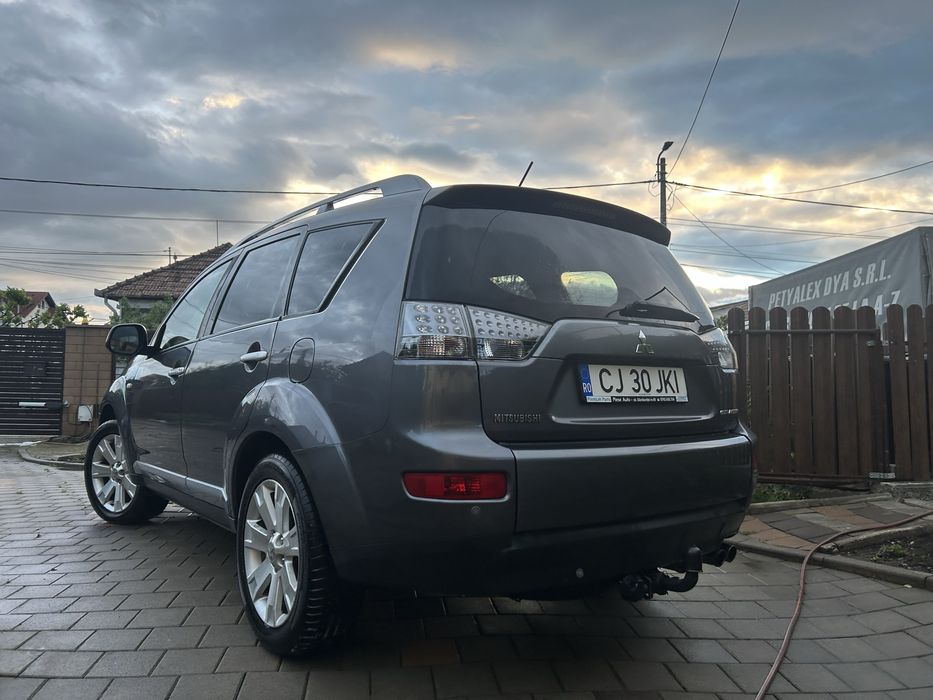 Mitsubishi Outlander 2.0 D 4x4 dotări complete