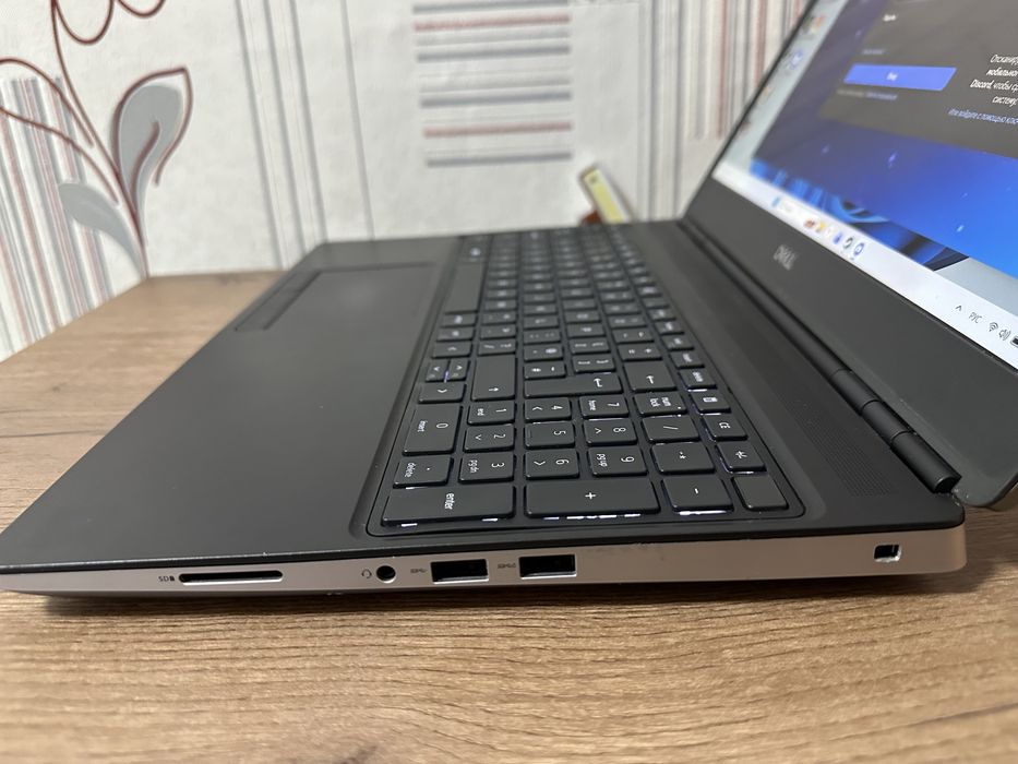 Dell Precision 7560 - intel Core i9-10885H/RAM 32Gb/SSD/Quadro T2000