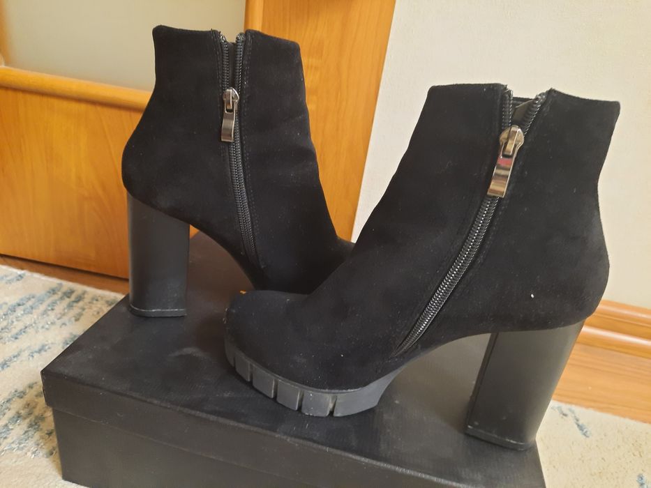 Продам зимние ботельоны