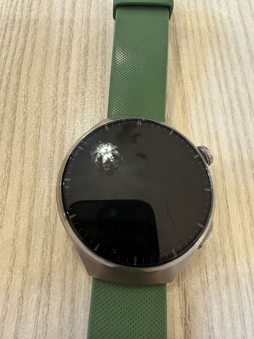Часовник Huawei gt 4 pro