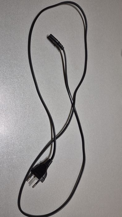 Продавам PS4(чист)