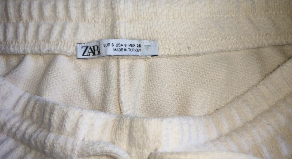 Trening mărimea S, Zara stare foarte  bună.