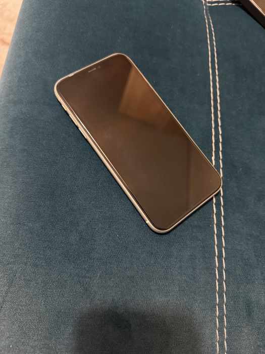 Продам айфон 11 64 gb