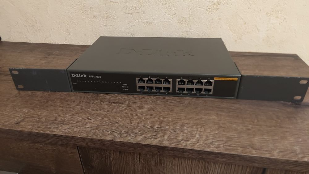 Продаю свитч switch D-Link