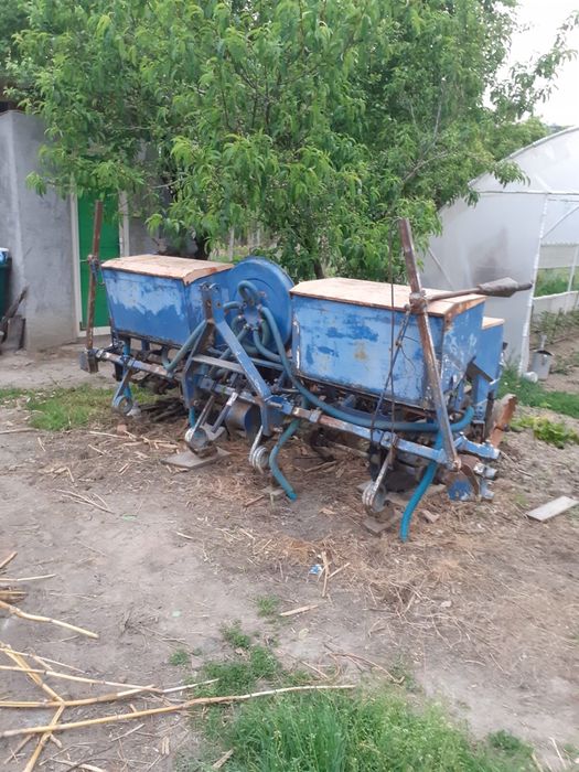 Vand semanatoare monosem pe 4 randuri