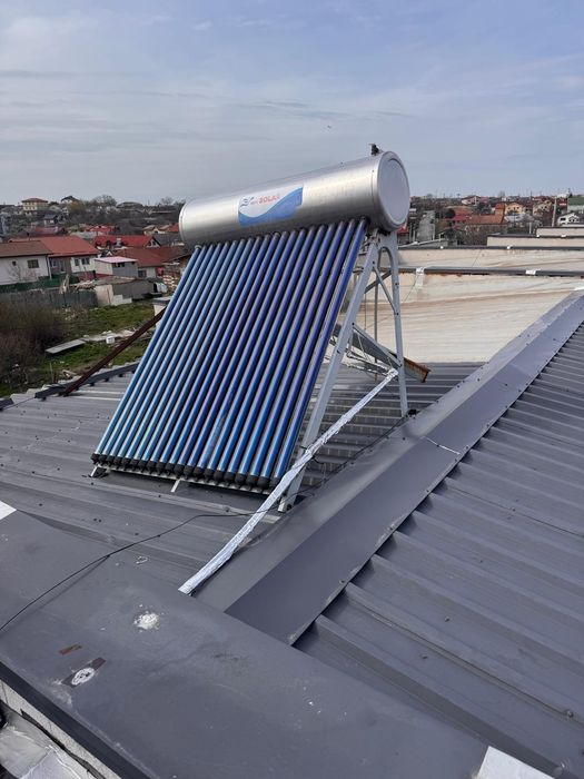 Sistem solar ptr apa caldă presurizat.