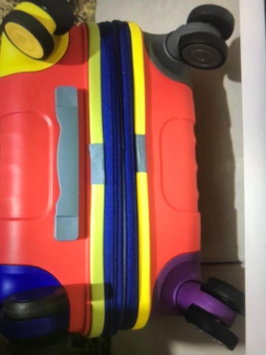 Чемодан LGO по акции 25000 тенге